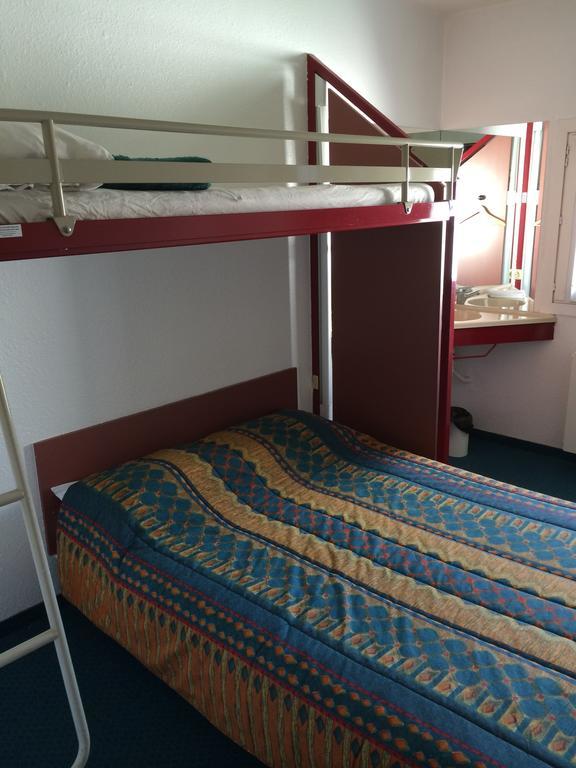 Formul'Eco Hotel Louvroil Kültér fotó